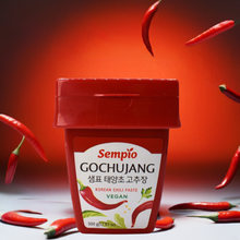 Load image into Gallery viewer, Gochujang mit Chilis Stillife
